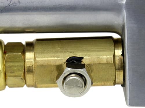 Heavy Duty Truck Inflator with Dual Lock-on Chuck — photo 5